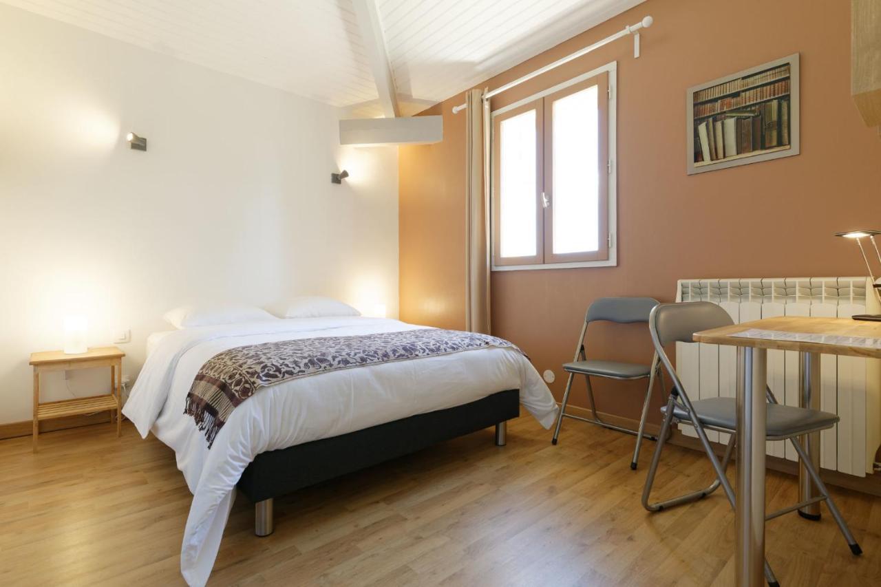 Chambre D'Hotes De Charme A La Maison Bleue Savignac-Mona Kültér fotó